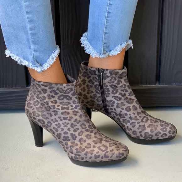 Italian Crafted Cheetah Print Heeled Ankle Booties - Picture 3 of 8